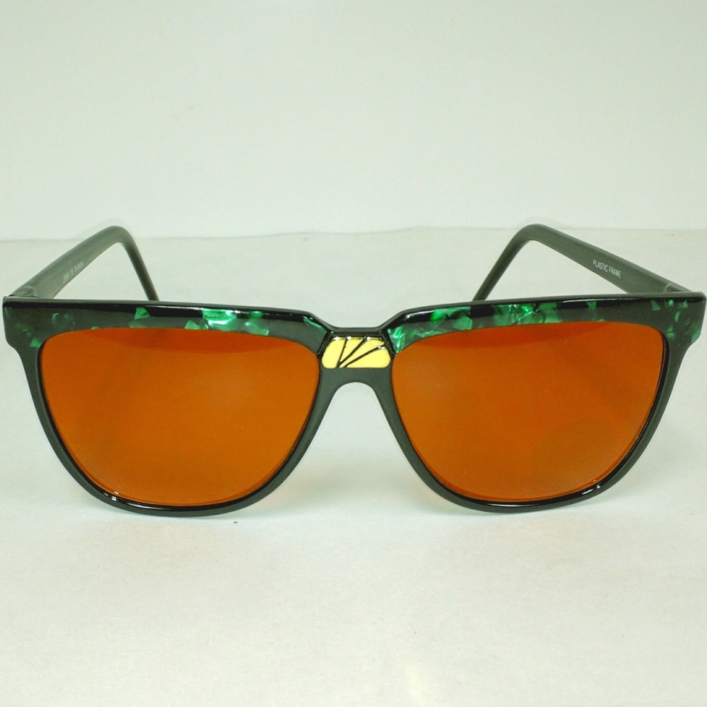 NWT True Vintage 90's Lady Fashion Designer Sunglasses (Black/Green)
